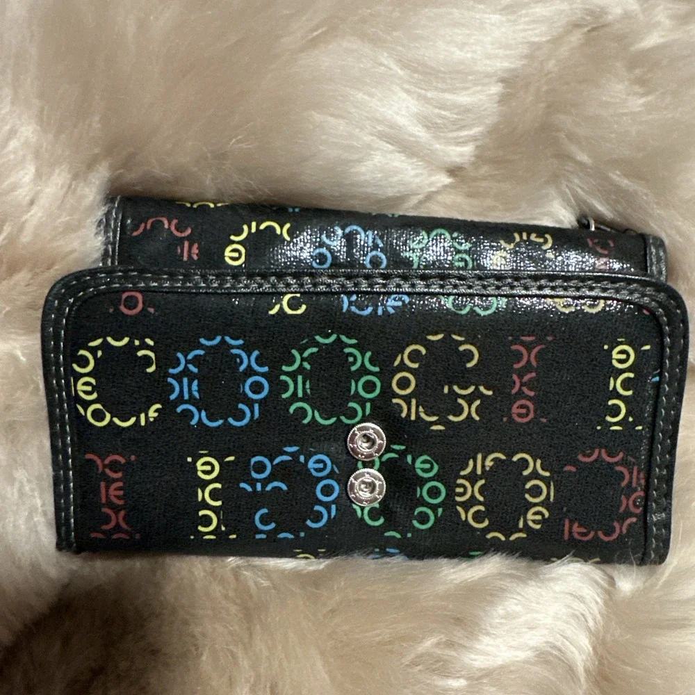 Coogi Australia Wallet Card Holder‎ Multicolor Checkbook Snap Closure Pockets